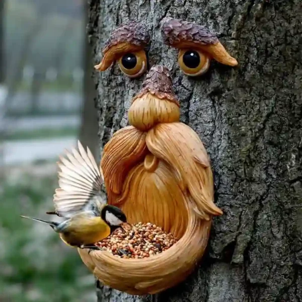 Smiling Tree Face Decor